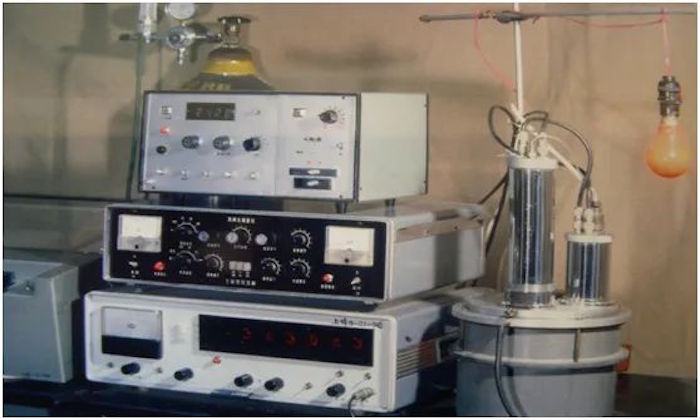 Thermoluminescence instrument (first generation) developed by Shanghai Museum in the late 1970s