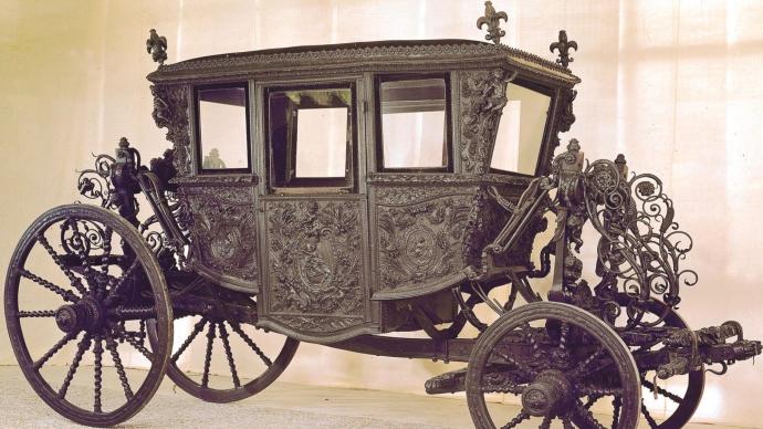 The black carriage of the &quot;Mad Queen&quot; of Spain