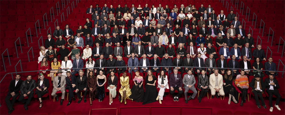 This year&#39;s Oscar nominees released a group photo, two people were absent