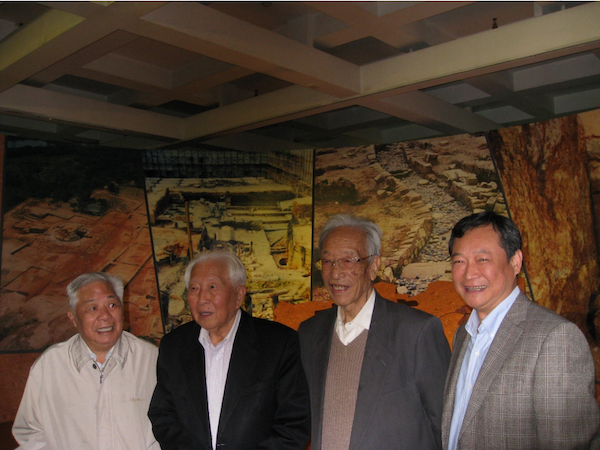 The 30th anniversary of the discovery of the tomb of the King of Nanyue, from left to right are Zhang Zhongpei, Geng Baochang, Xie Chensheng, and Quanhong.
