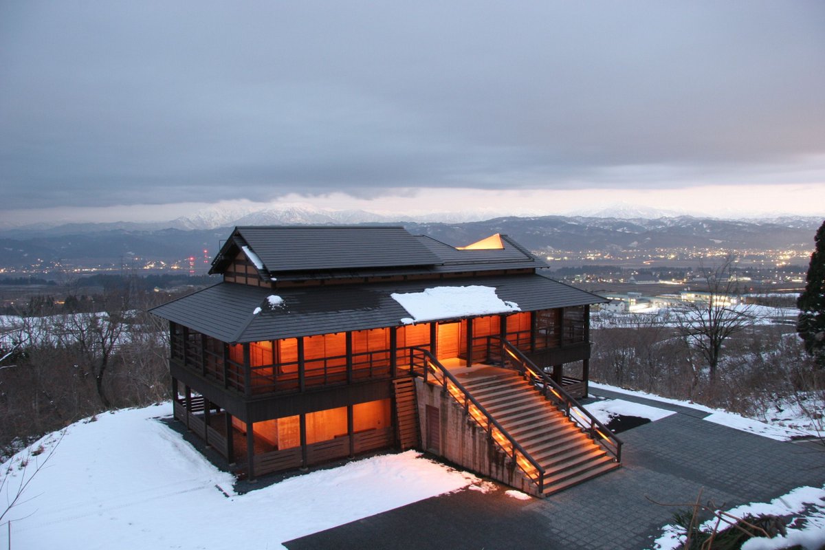 2000 James Turrell's "House of Light" is a work that can provide a tourist accommodation experience. Echigo-Tsumari Earth Art Festival official website map