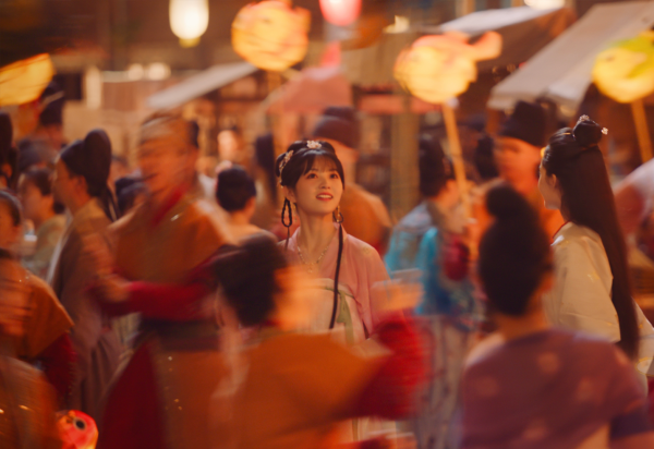 Stills of "Full Moon Party"