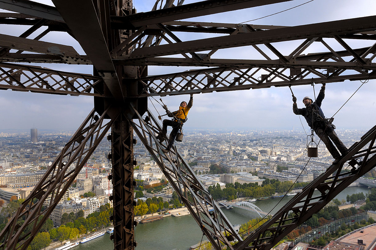 Over the past century, the Eiffel Tower has been cleaned and painted 19 times par detours en france