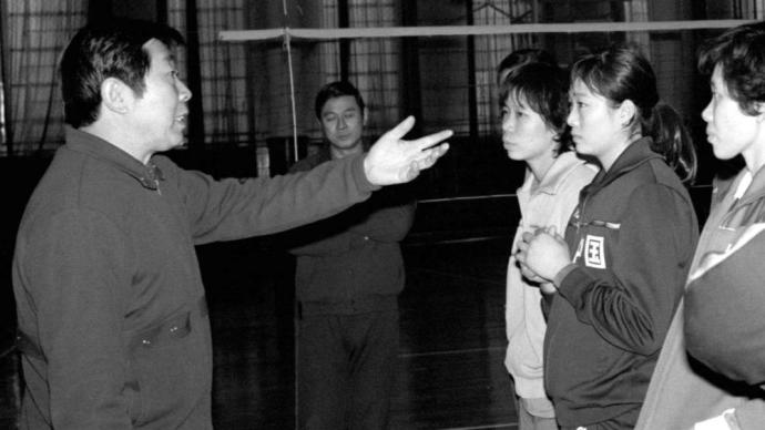 Li Yaoxian, the 87-year-old former coach of the Chinese women's volleyball team, who led the team to the Seoul Olympics, died