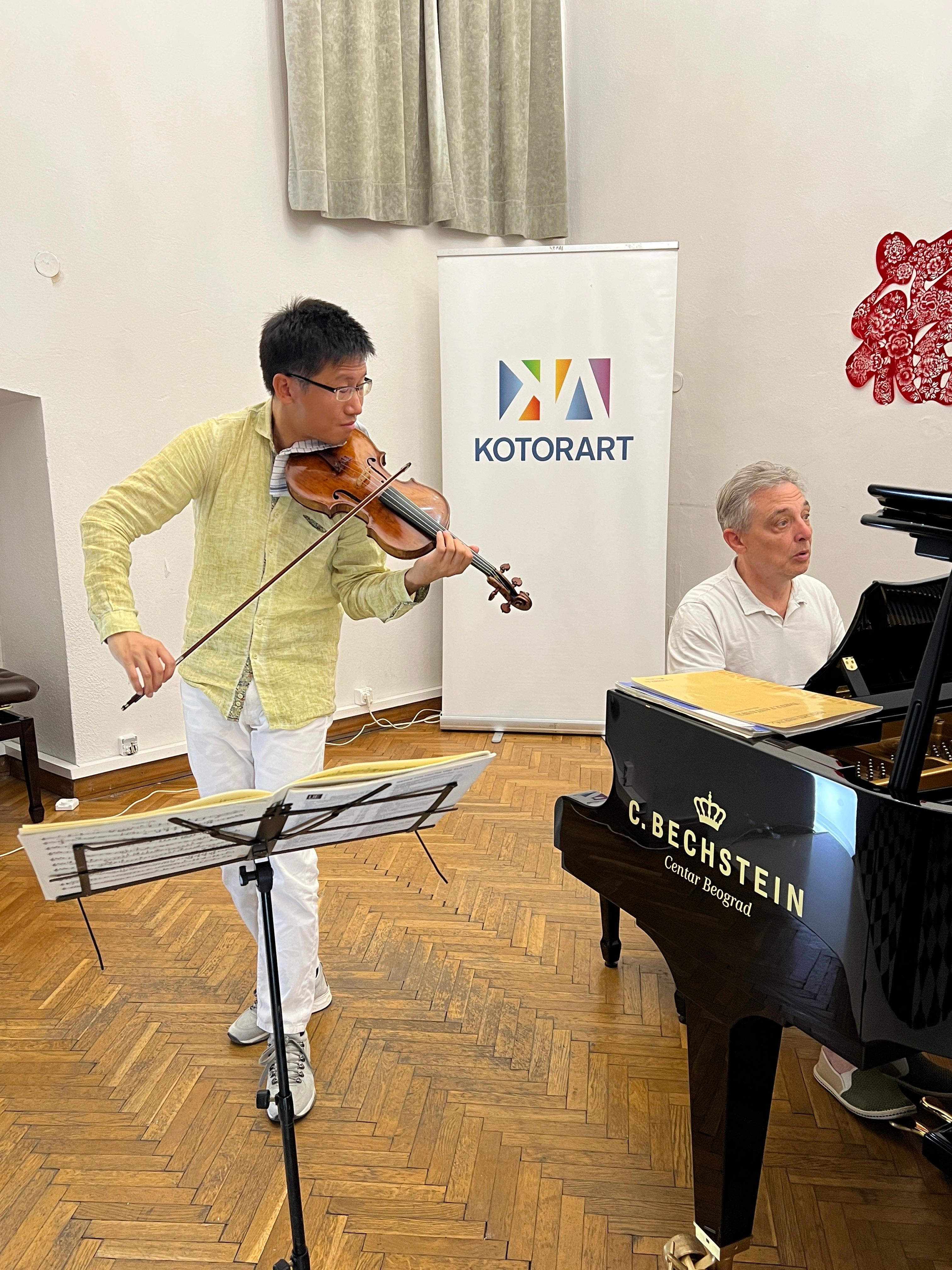 Zhu Dan and his specially invited partner, French pianist Michel Dalberto, inside and outside the "China Stage" of the Kotor Art Festival