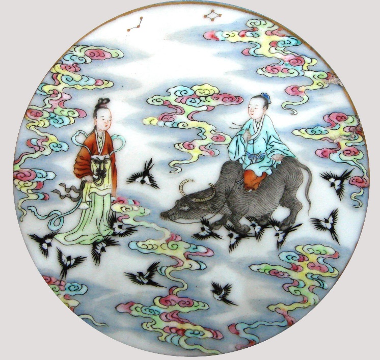 Beijing Art Museum Collection of Qing Dynasty Jingdezhen Official Kiln Pastel Figure Plate Magpie Bridge Xiandu