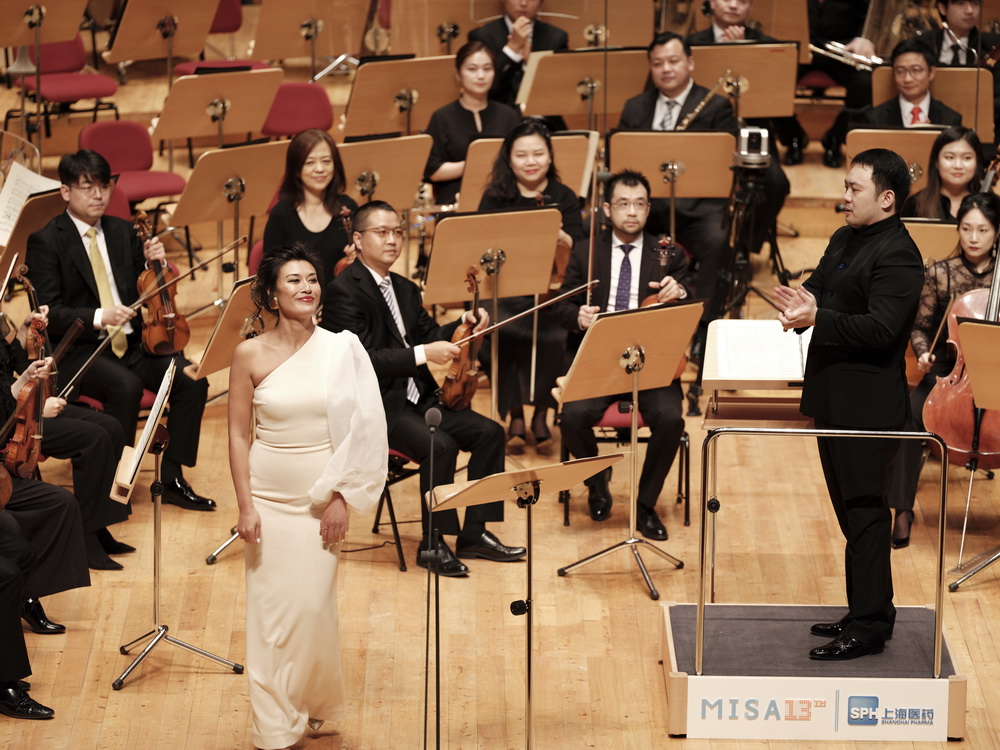 2022 Shanghai Summer Music Festival opening performance, young conductor Zhang Lu and European mezzo-soprano Zhu Huiling