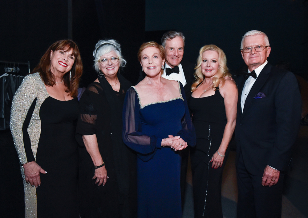 Julie Andrews (centre) reunited with the Von Trapp children.