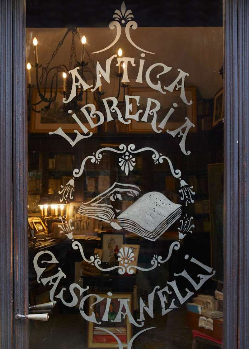 Libreria Cascianelli bookstore in Rome