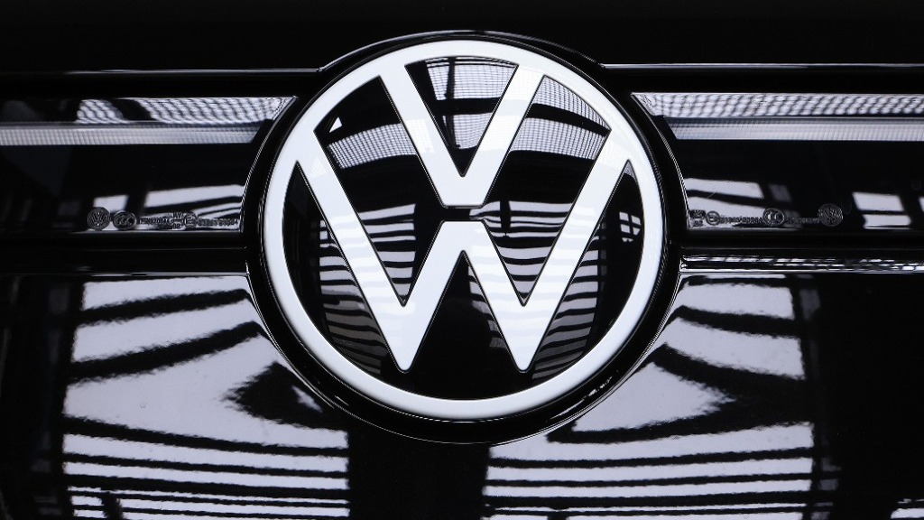 Although Volkswagen Group&#39;s car sales declined last year, its &quot;Worker Energy Bar&quot; set a sales record