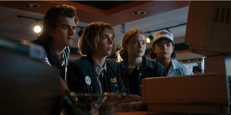 The "Tucao Squad" where Steve (first from left) and Dustin (first from right) are in