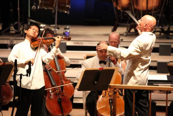 Zubin Mehta, Gerhard Oppitz, Christopher Eschenbach perform with Zhu Dan respectively