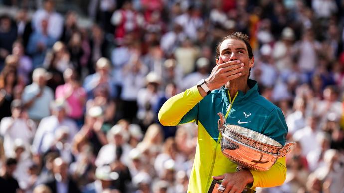Can you imagine Nadal's expression when a needle of anesthesia was injected into his left foot?