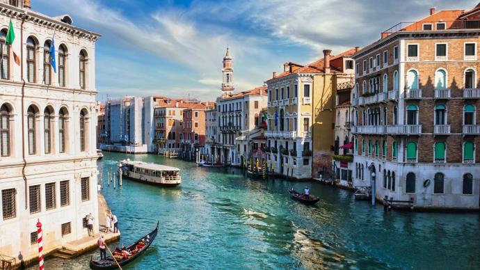 Venice: Plan to levy 'city tax' for day trips postponed until 2023
