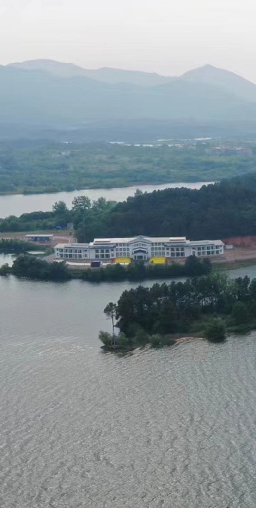 Hubei Archaeological Museum is located in the beautiful Mulan Lake Scenic Area