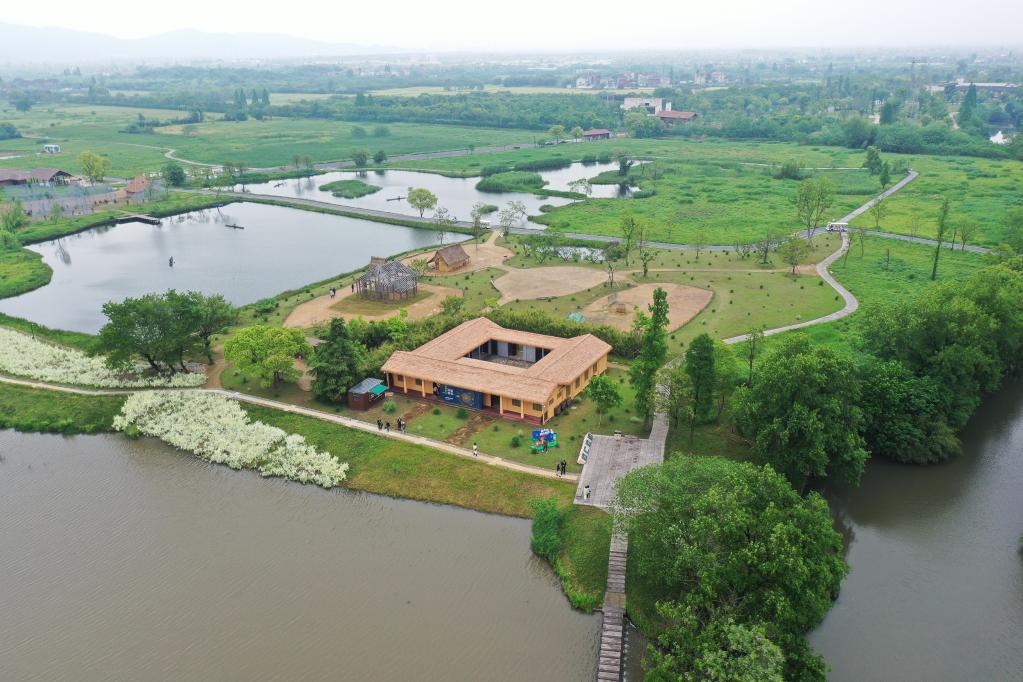 Exterior view of the exhibition hall, below the exhibition hall is Zhongjiagang. Photo courtesy of the Management Committee of the Liangzhu Site Management Area in Hangzhou