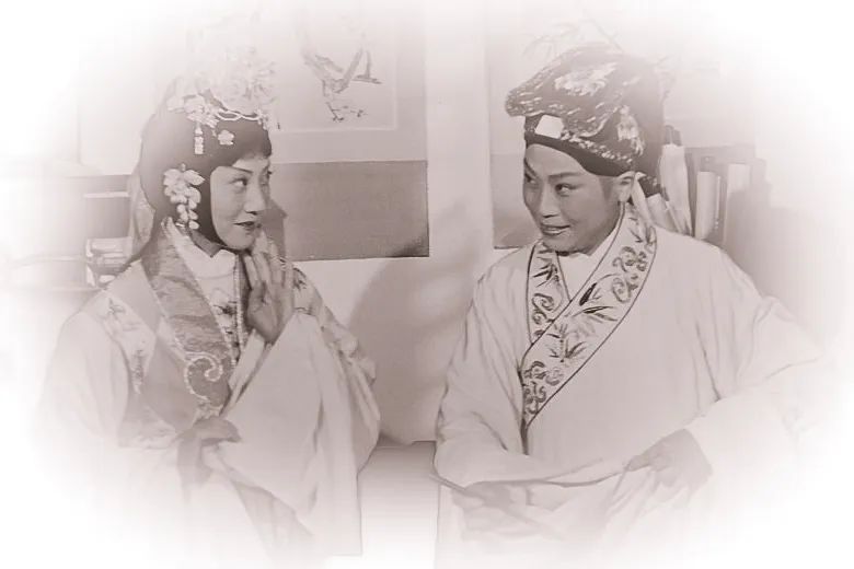 Teacher Hua Wenyi and Teacher Yue Meiti starred in "Chen Miaochang and Pan Bizheng" adapted from the playbook of "The Jade Hairpin" (won the 2nd Chinese Opera TV Drama Progress Award in 1986)