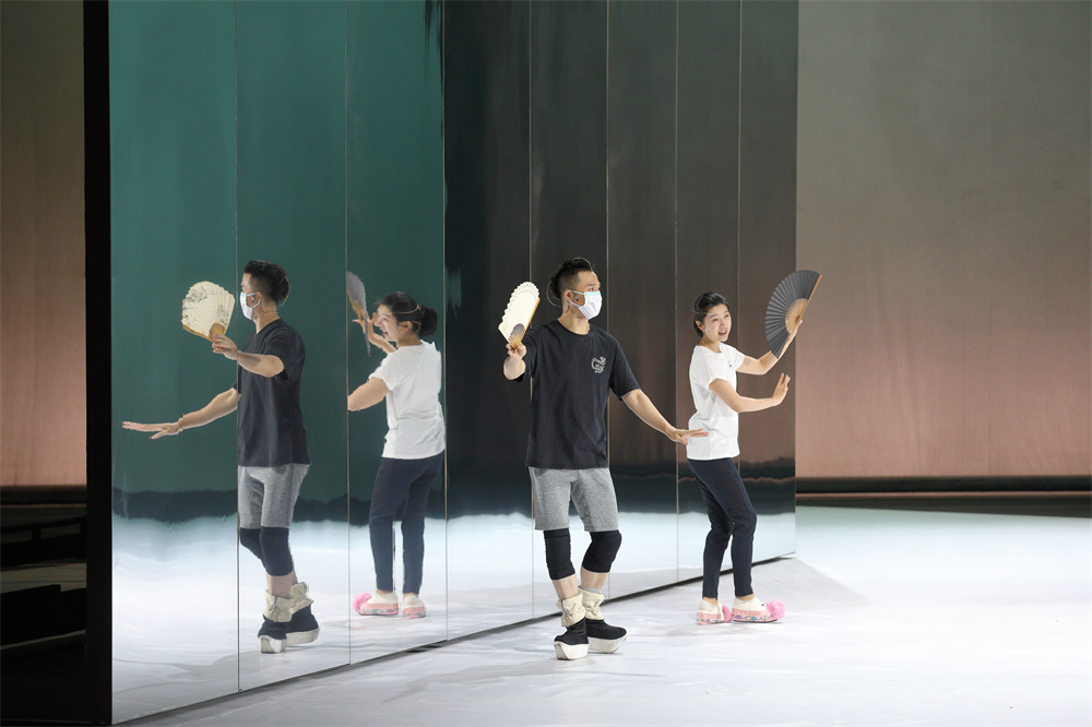 "Peony Pavilion" rehearsal photo