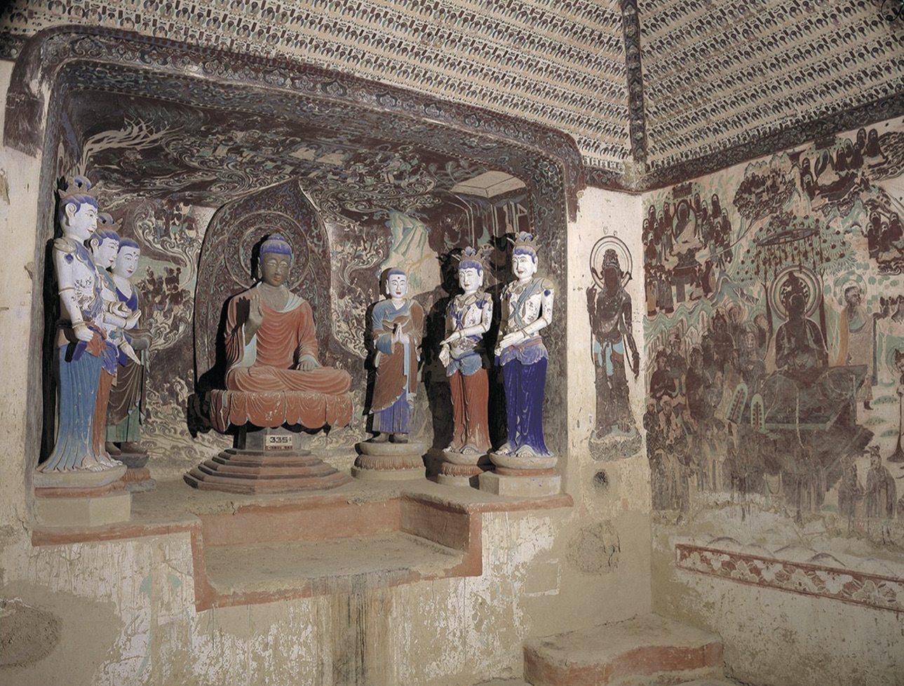 Figure 3: Buddhist shrines in Cave 335